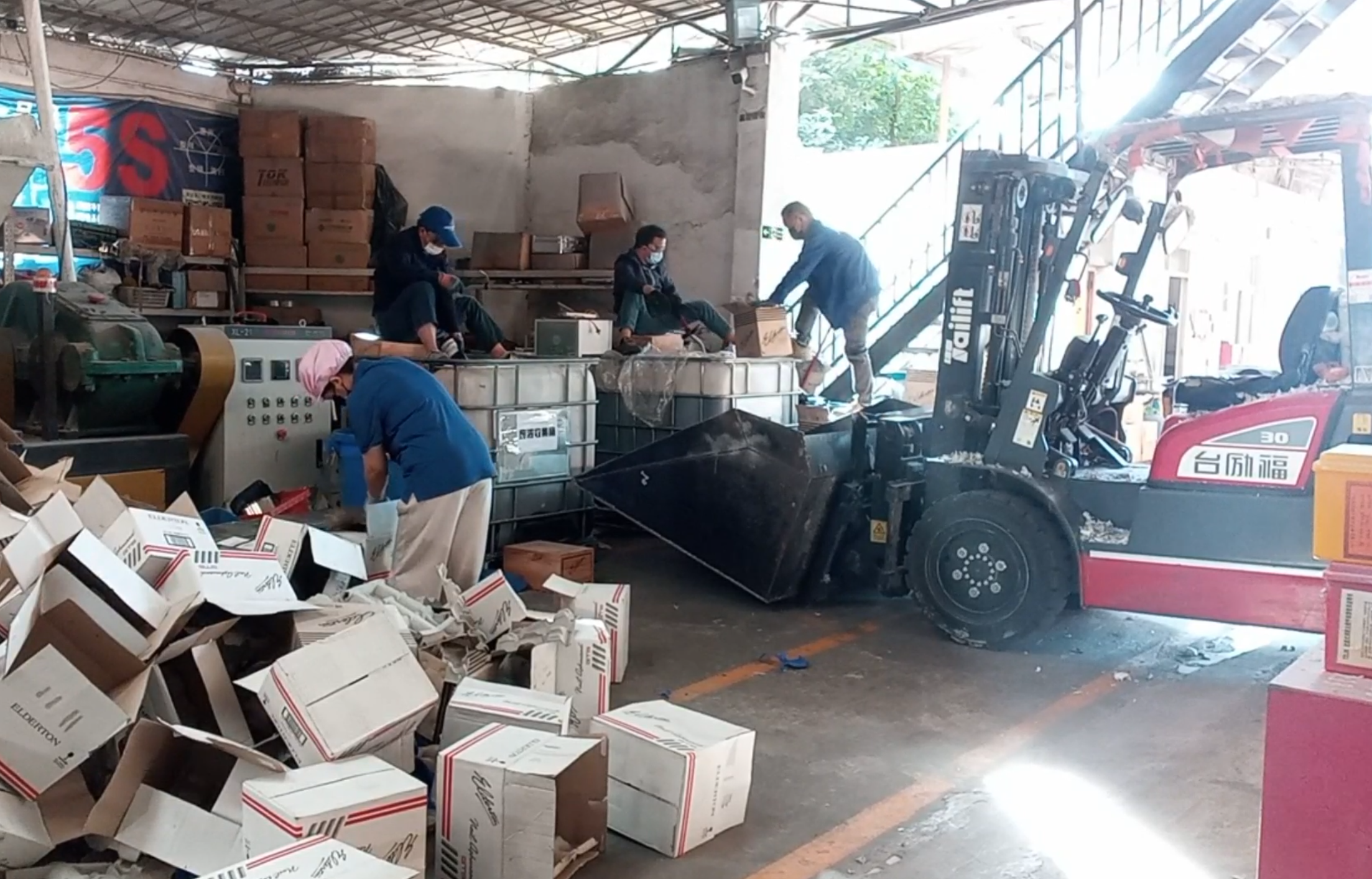 过期红酒销毁处理厂家，广州酒水销毁公司